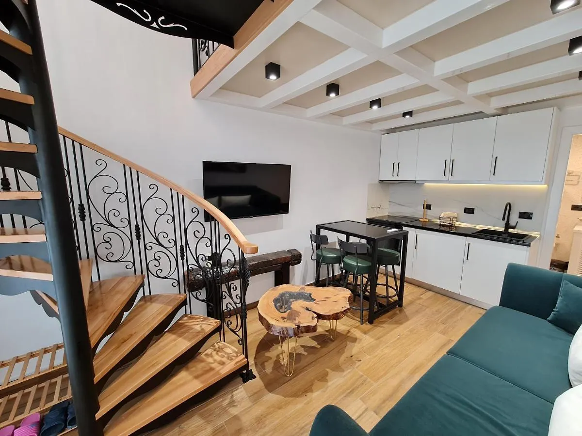 Hotel Bujtina Gjyshi Ilo à Tushemisht Maison d'hôtes