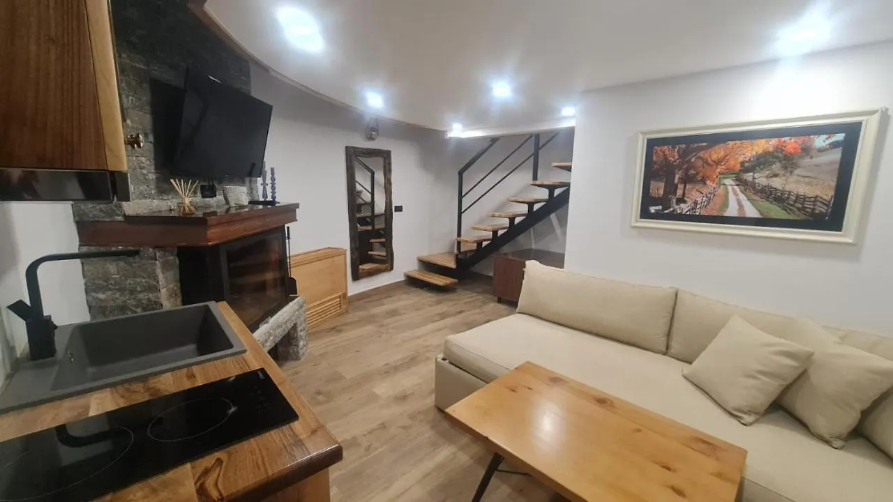 Hotel Bujtina Gjyshi Ilo à Tushemisht Maison d'hôtes